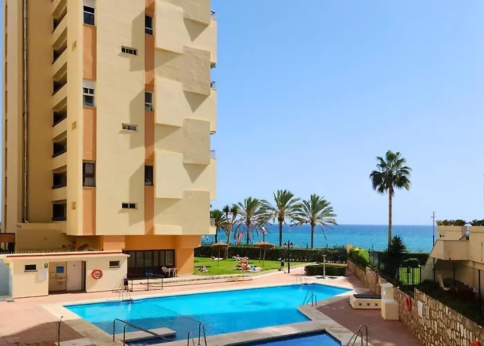 Sea View 2Br Beachfront & Cozy Balcony Marbella