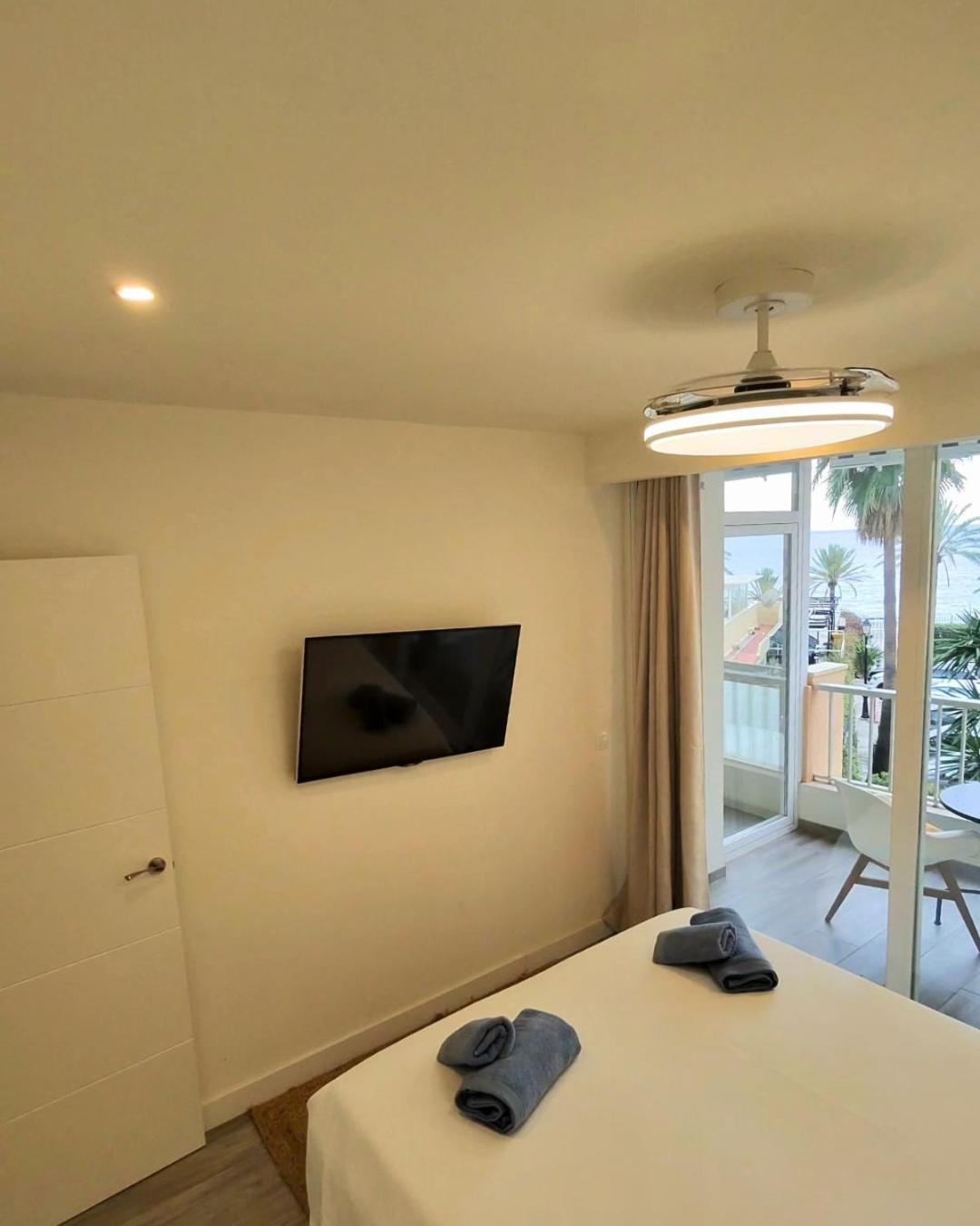 Sea View 2Br Beachfront & Cozy Balcony Marbella Apartamento *