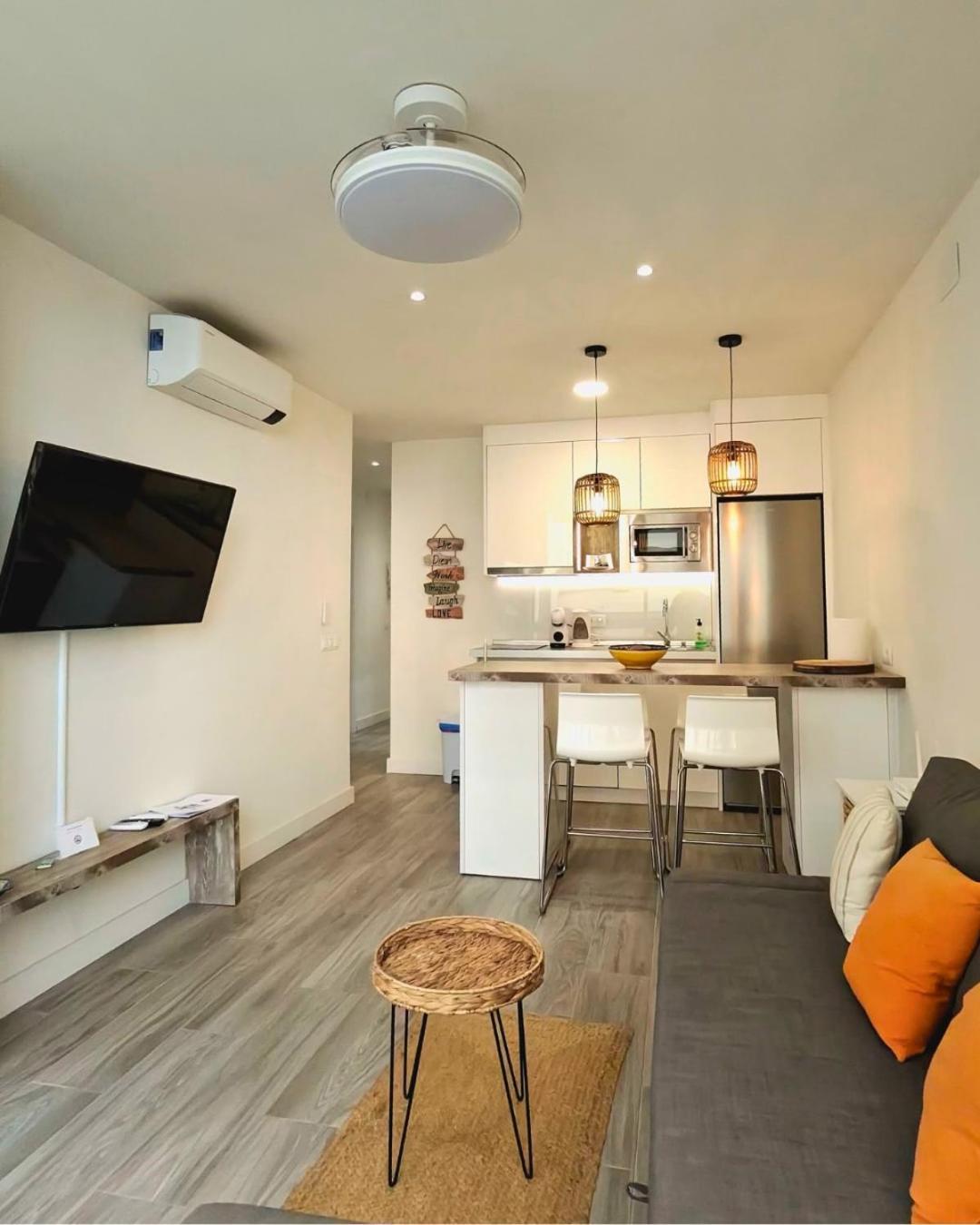 Sea View 2Br Beachfront & Cozy Balcony Marbella Apartamento