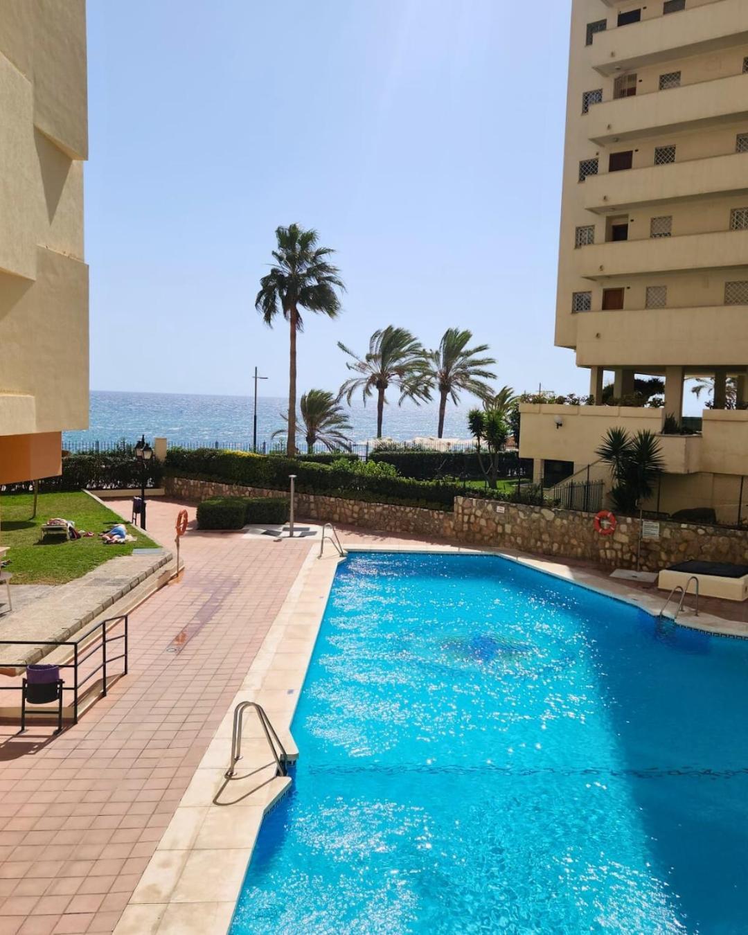 Apartamento Sea View 2Br Beachfront & Cozy Balcony Marbella Marbella
