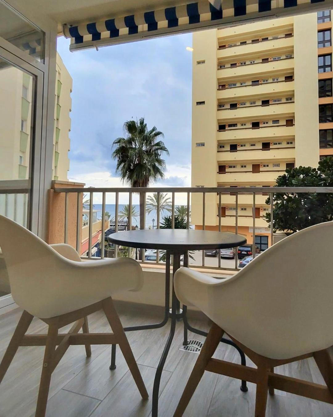 Sea View 2Br Beachfront & Cozy Balcony Marbella * Marbella