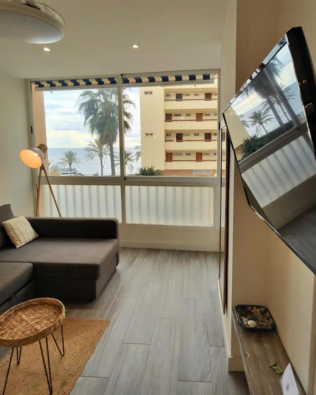 Sea View 2Br Beachfront & Cozy Balcony Marbella Apartamento *